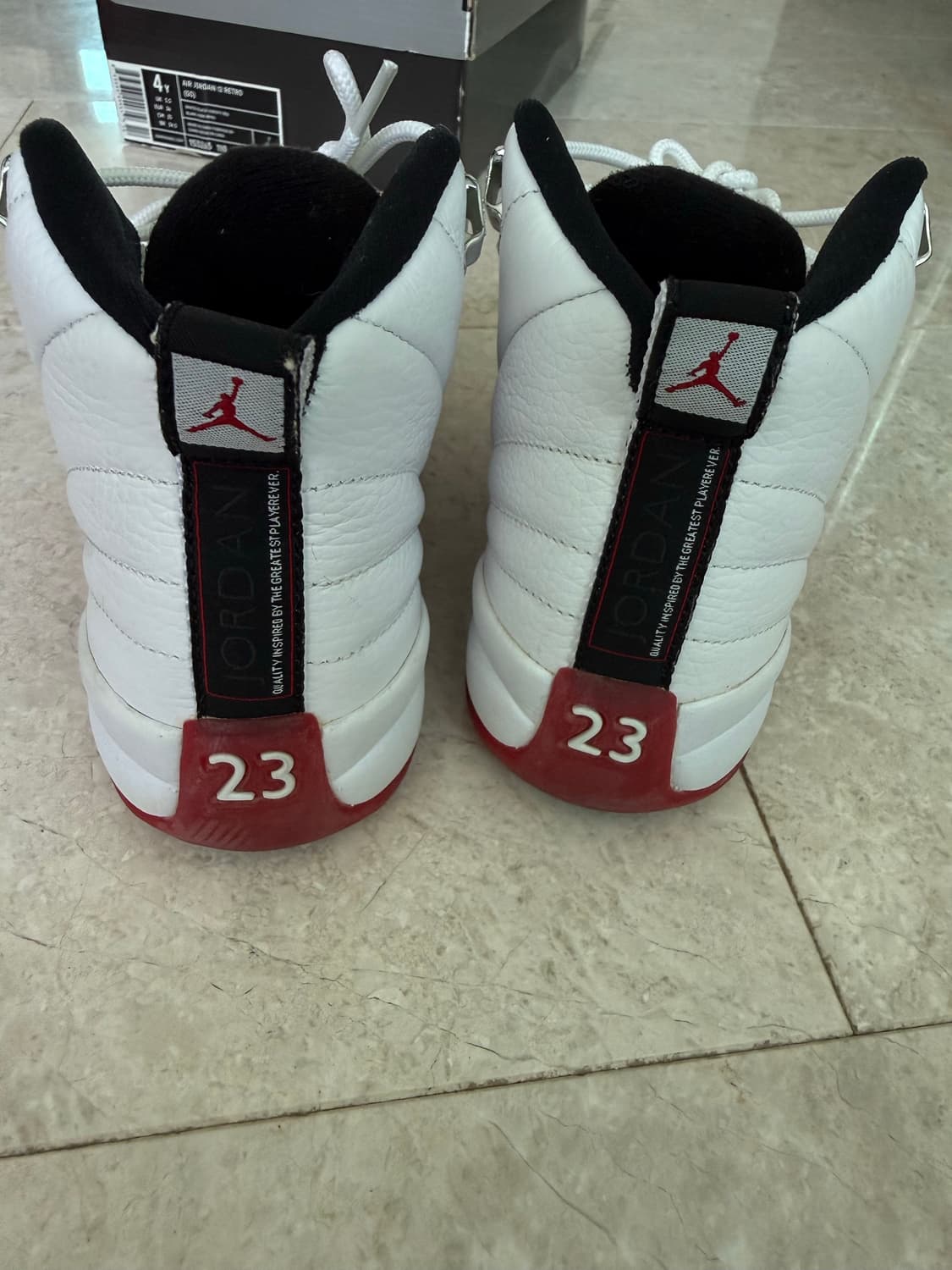 에어 조던 12 레트로 체리 gs 상품이미지5