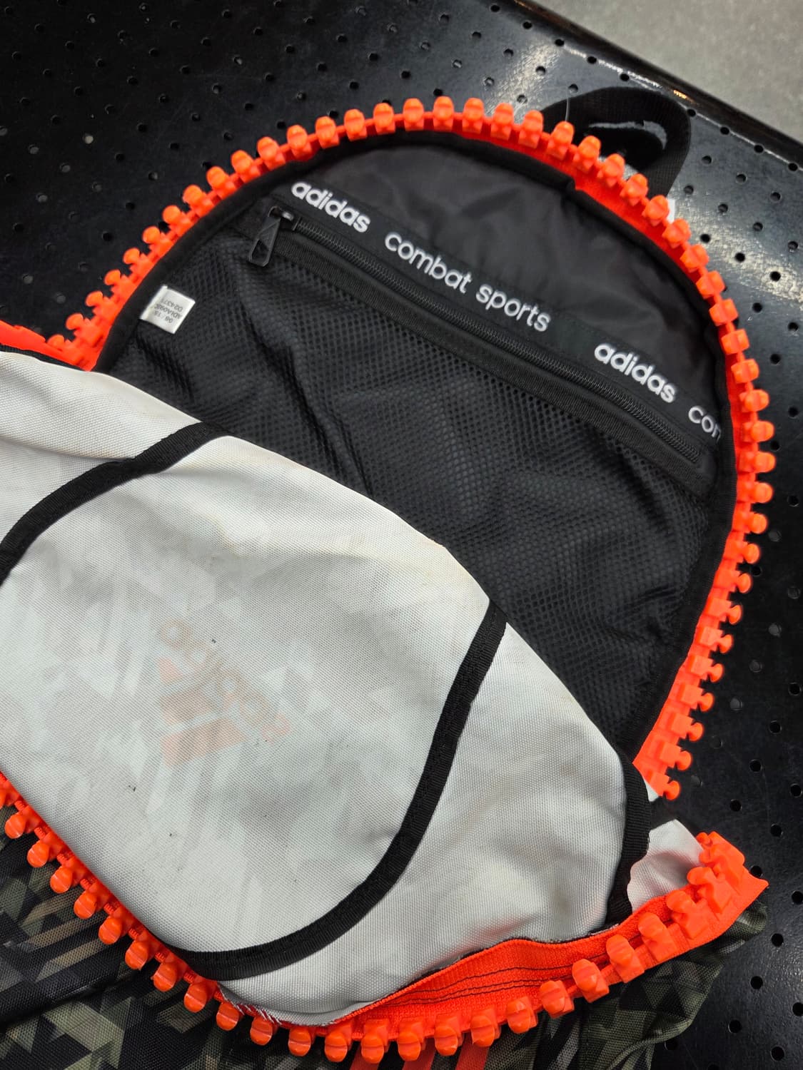 Adidas 아디다스 네온주황 빅지퍼 백팩 상품이미지6