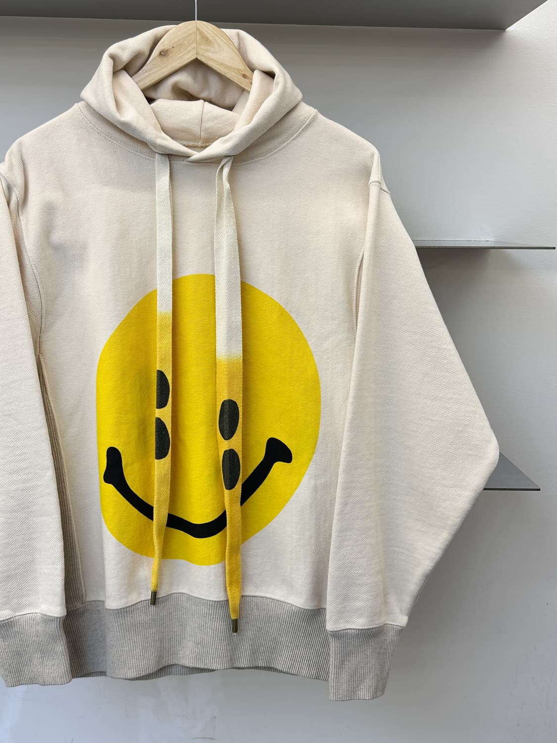 캐피탈 레인 스마일 후드티 상품이미지2