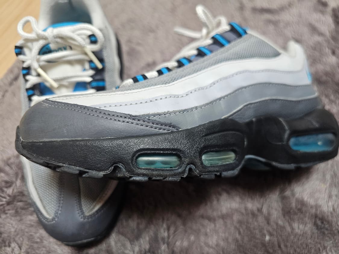 에어맥스 95 리크래프트 그레이 레이저 블루 상품이미지8