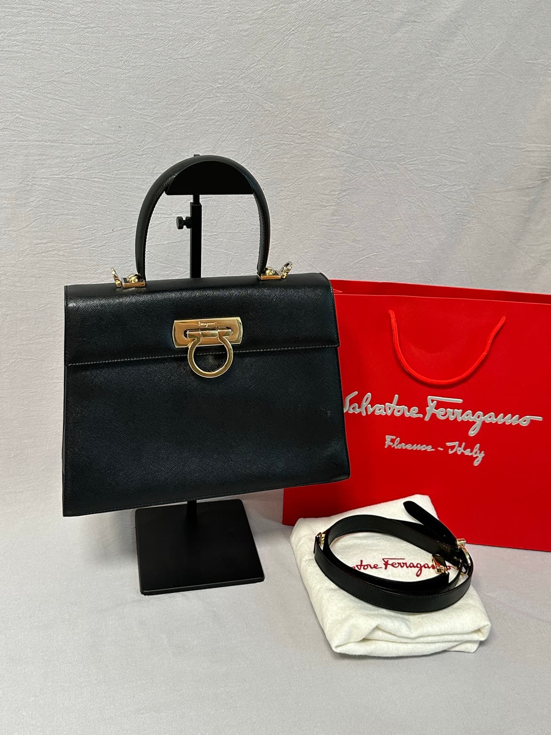 페라가모 블랙 토트백 + 스트랩 간치니 탑핸들 켈리백 사피아노 상품이미지3