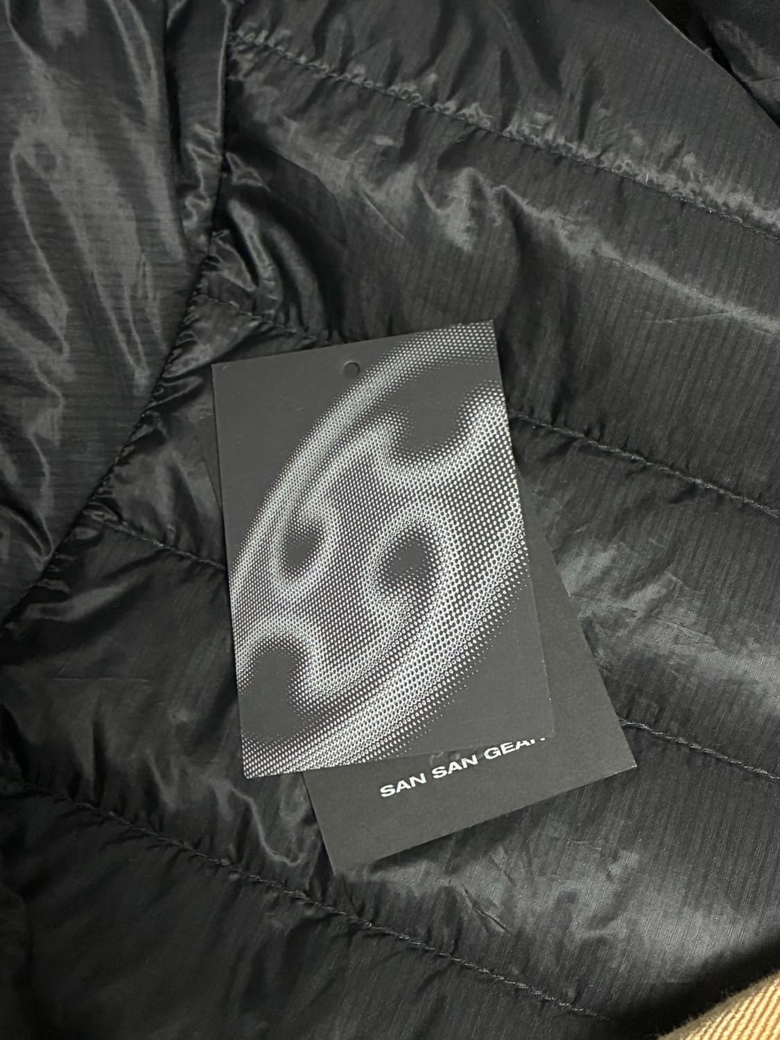 [2] 산산기어 23fw 서픽스 푸퍼 자켓 블랙 상품이미지5