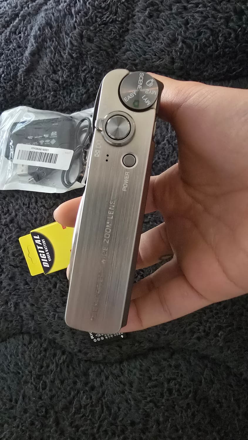 리코 R10 디카 판매합니다 상품이미지3