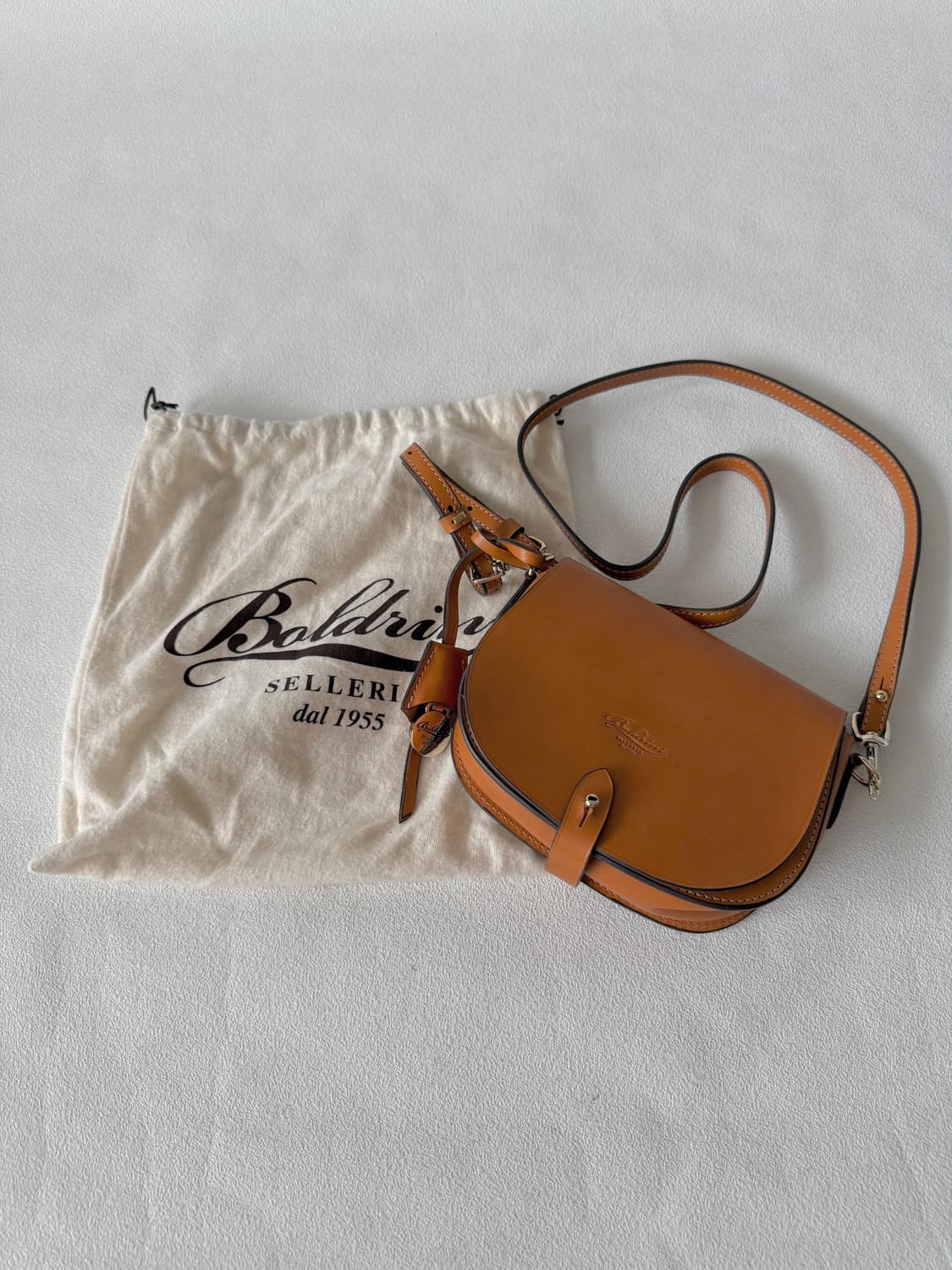 MADE IN ITALY 레더 크로스백 상품이미지1