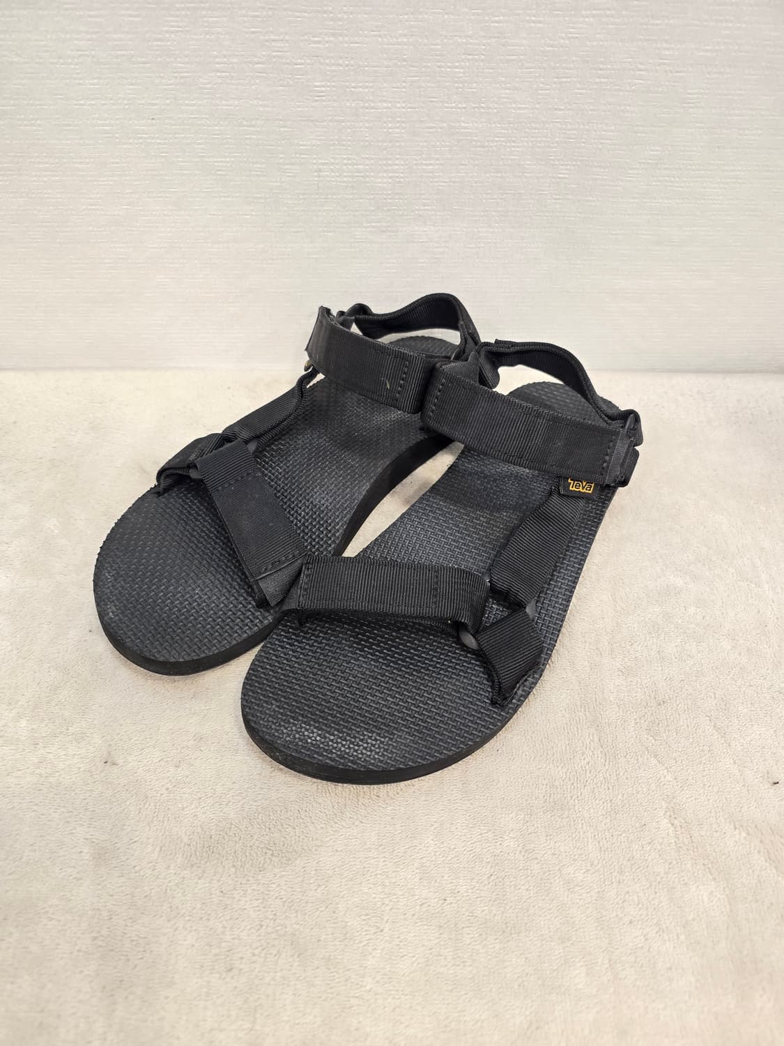 테바 블랙 스트랩 샌들 250 상품이미지1