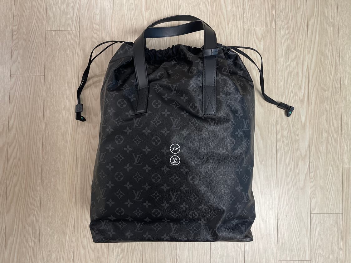 프라그먼트 x 루이비통 카바스 라이트 이클립스 토트백 상품이미지3