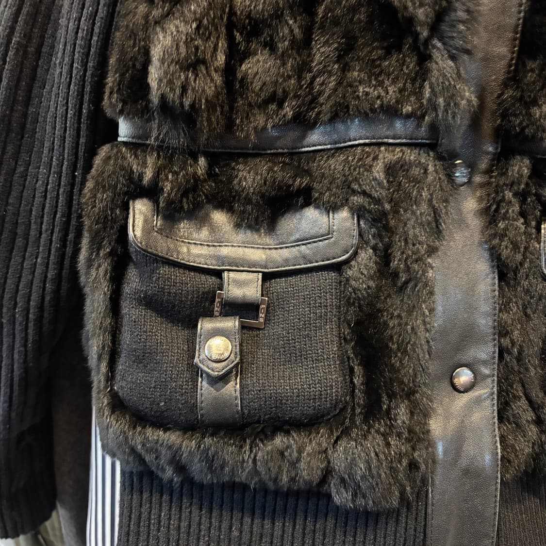 Y2K 빈티지 토끼털 포켓 니트집업 블랙 상품이미지4