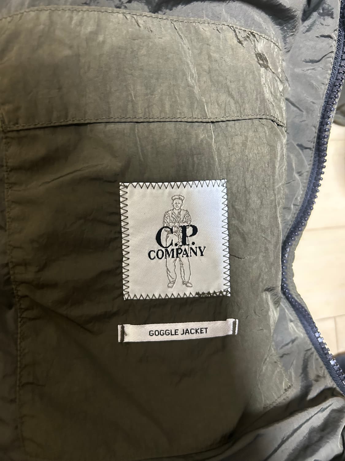 24FW cp컴퍼니 에코 크롬-r 고글패딩 상품이미지4