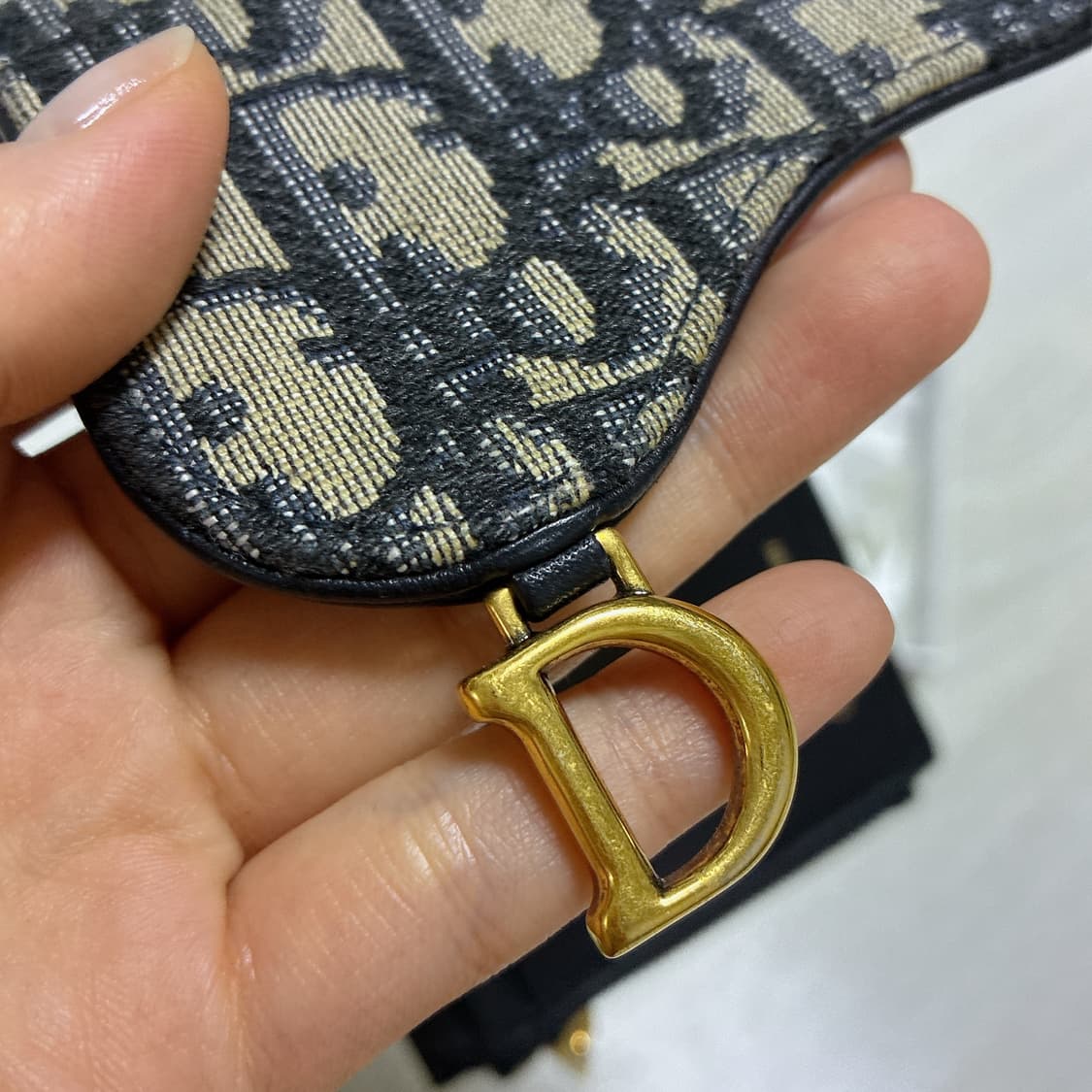 디올 오블리크 새들 로투스 3단 반지갑 상품이미지4