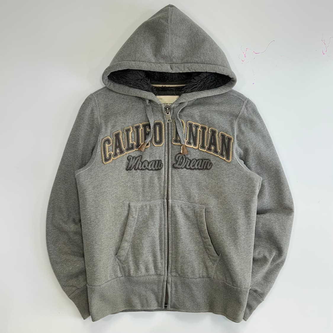 Who.A.U 후아유 스펠아웃 로고 퍼 안감 그레이 후드집업 상품이미지3