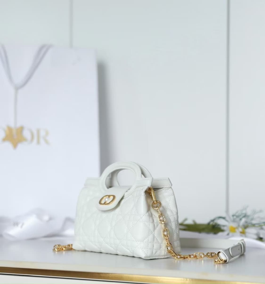 디올 S3123UNJB 졸리 미니 탑 핸들 백 램스킨 파우더 핑크 상품이미지2