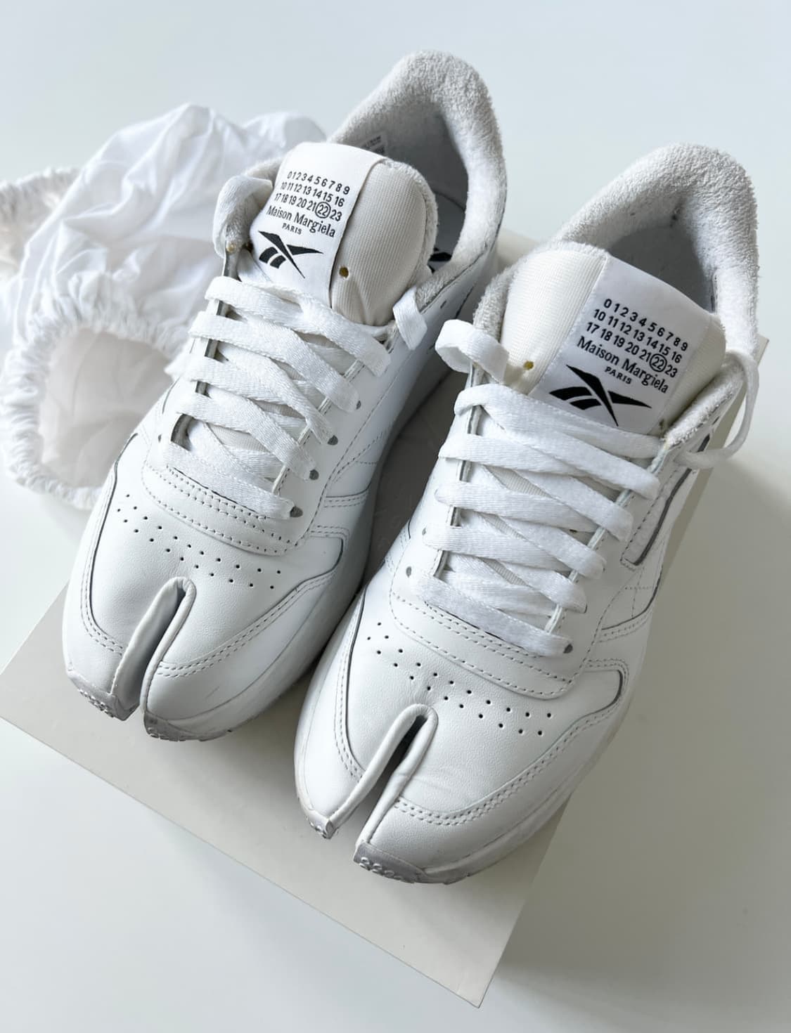 메종 마르지엘라 x 리복 타비 스니커즈 화이트 상품이미지1