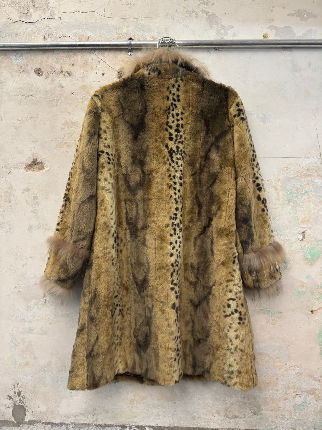 Via faburrica eopard fur coat 상품이미지2