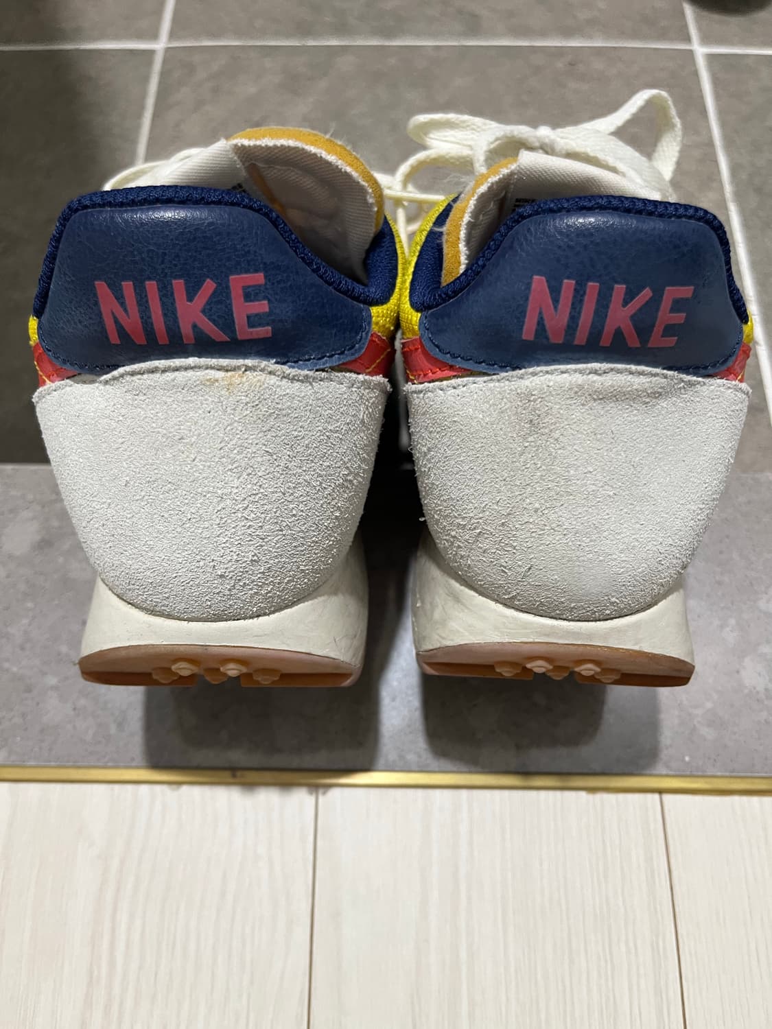 나이키 테일윈드 240 상품이미지2