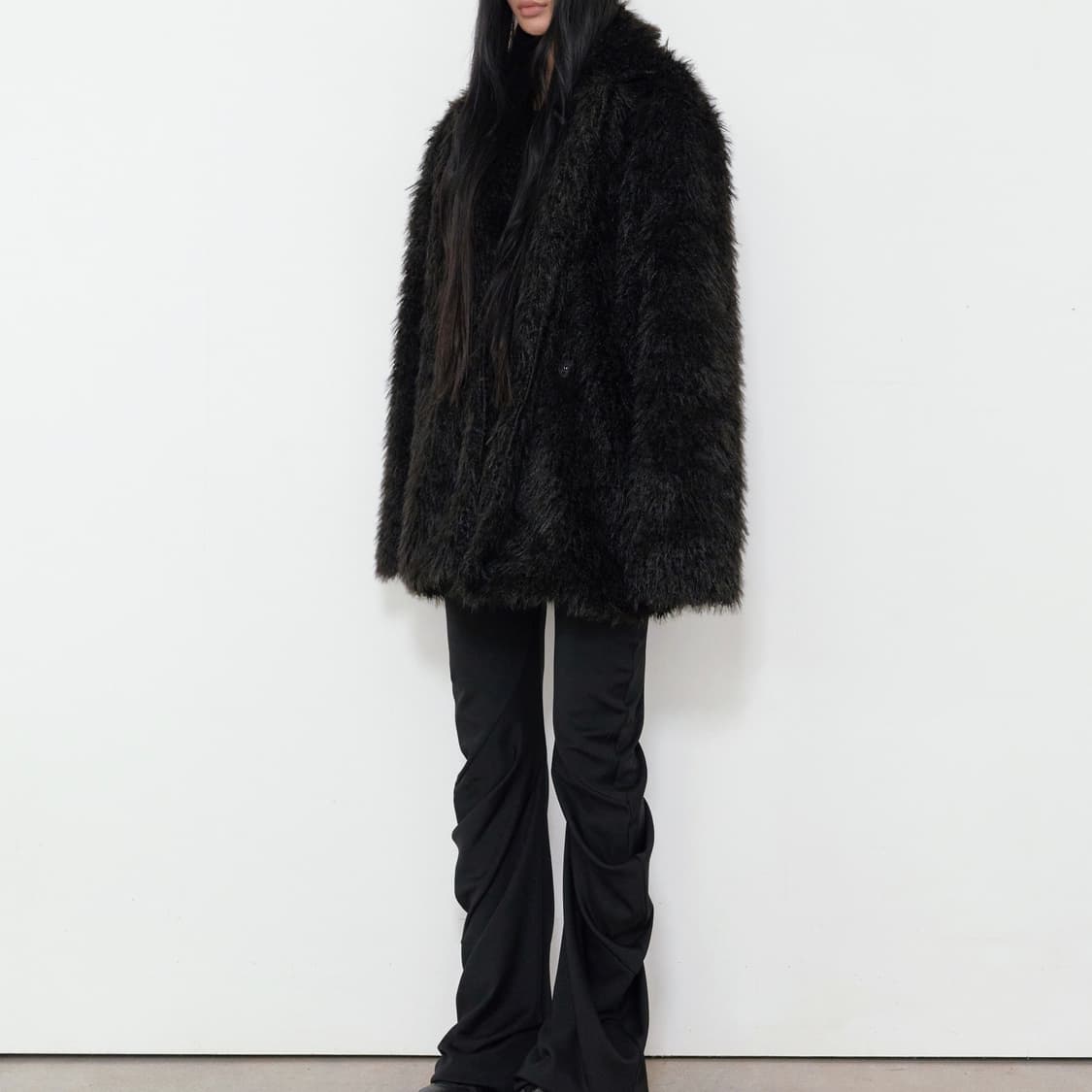 보헤미안서울 퍼 하프 코트 퍼자켓 블랙 상품이미지5