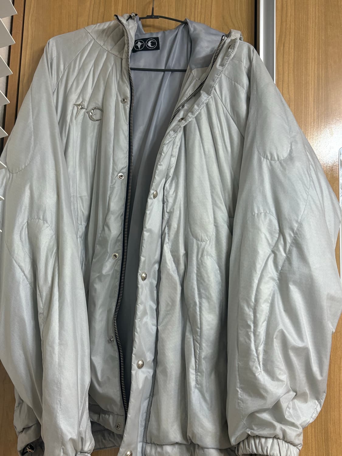 떠그클럽 thig club 케이브 패딩 실버 2 상품이미지1