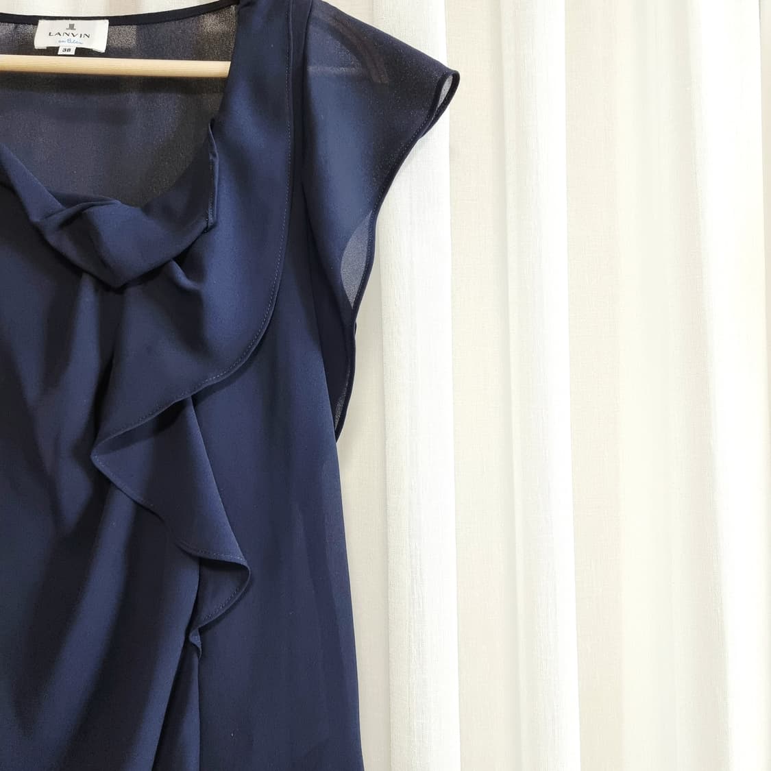 랑방온블루 셔링 드레이프 진네이비 시스루 블라우스 (55/38) 상태최상 상품이미지2