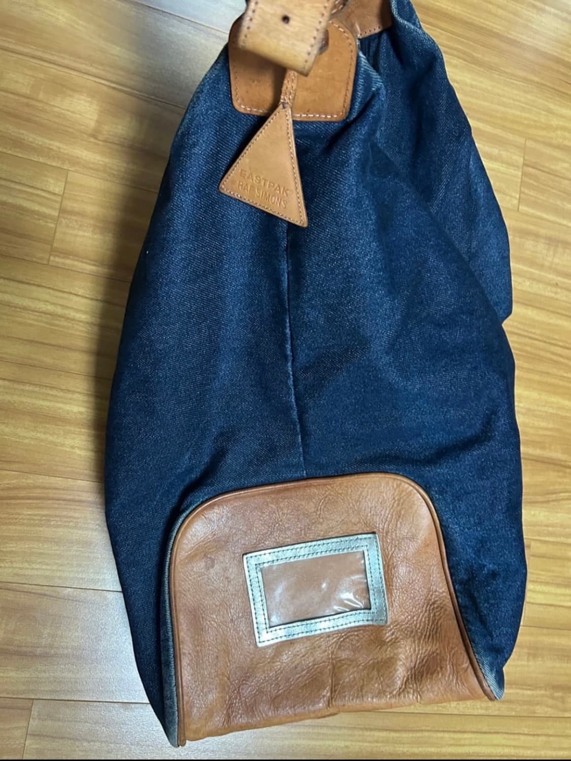 라프시몬스X이스트팩데님 호보백 상품이미지5