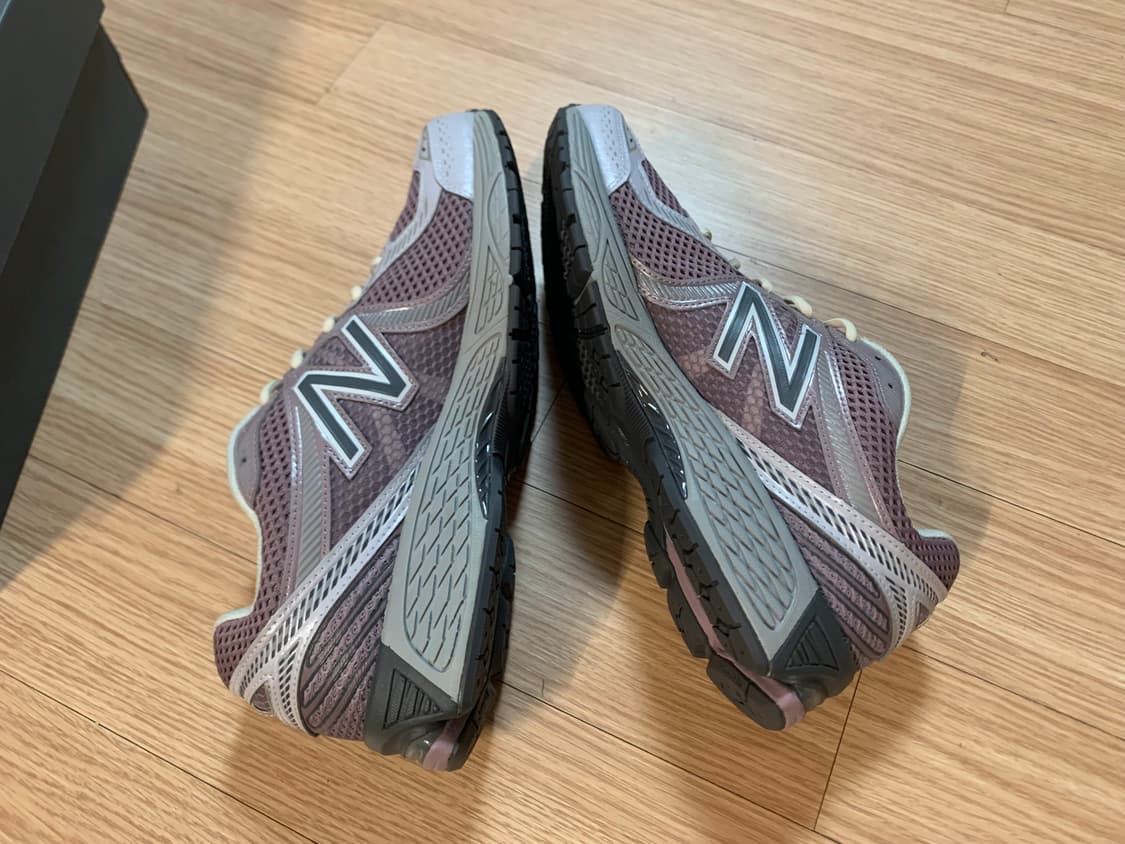 뉴발란스 870v2 아이스 와인 마그넷 상품이미지5