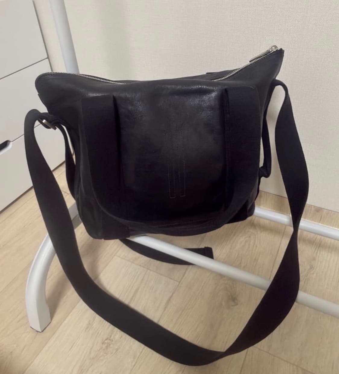 릭오웬스 레더 숄더백 상품이미지2