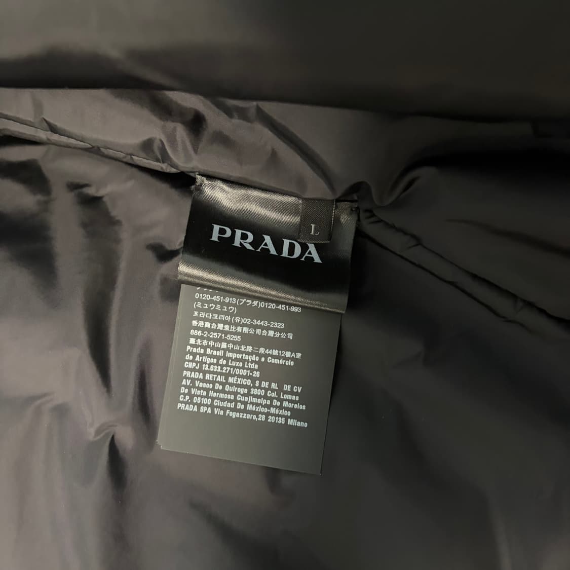 프라다 나일론 개버딘 패딩 셔츠 상품이미지4