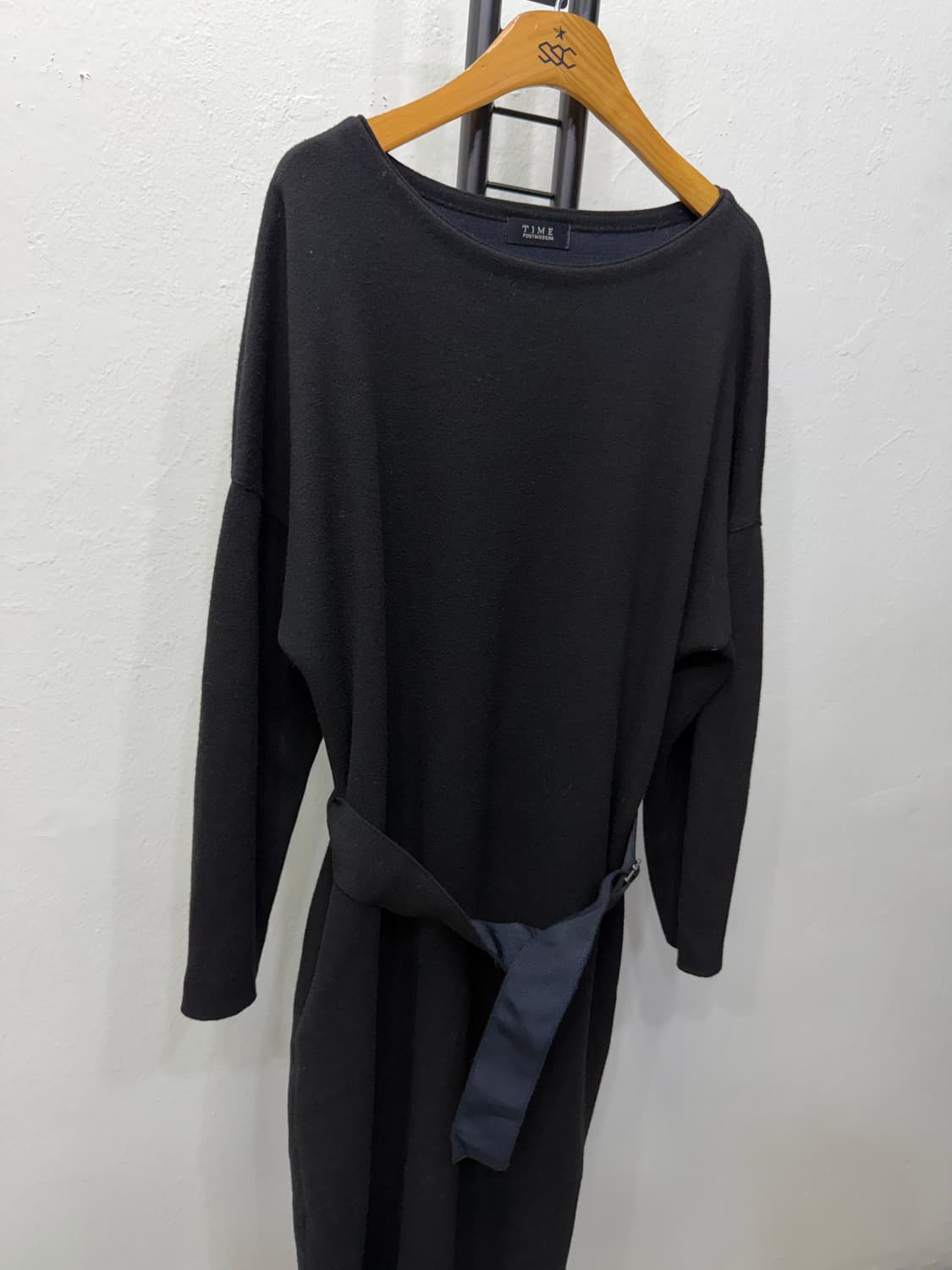 정품) TIME 타임 한섬 블랙 벨티드 롱 원피스 90F 상품이미지2