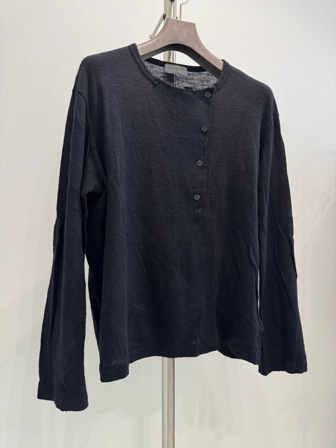 요지야마모토 뿌르옴므 비대칭 헨리넥 니트 상품이미지4