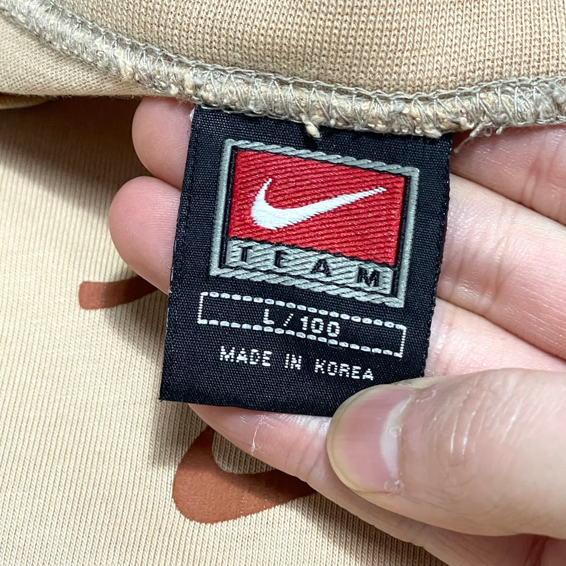 나이키 베이지 스우시 반팔티셔츠 남성L 상품이미지3