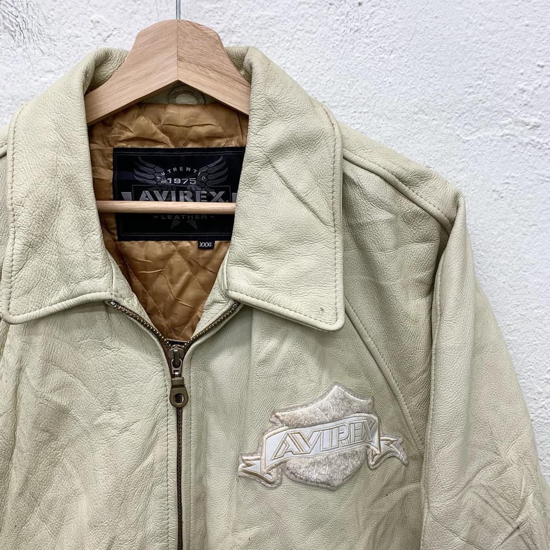 아비렉스 크림 빅로고 리얼레더 바시티 자켓 상품이미지3