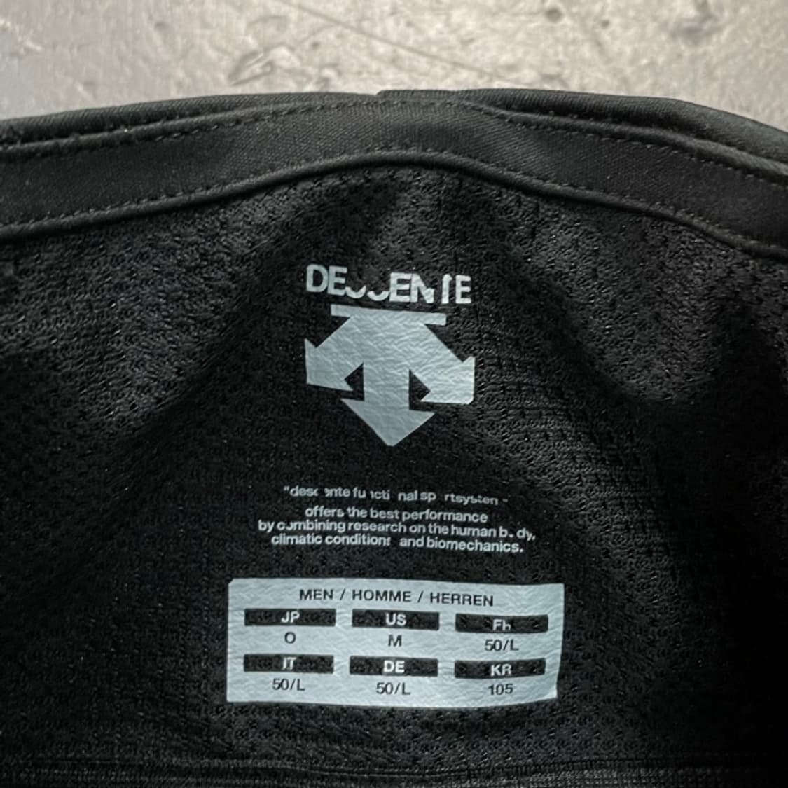 100 데상트 집업  상품이미지3