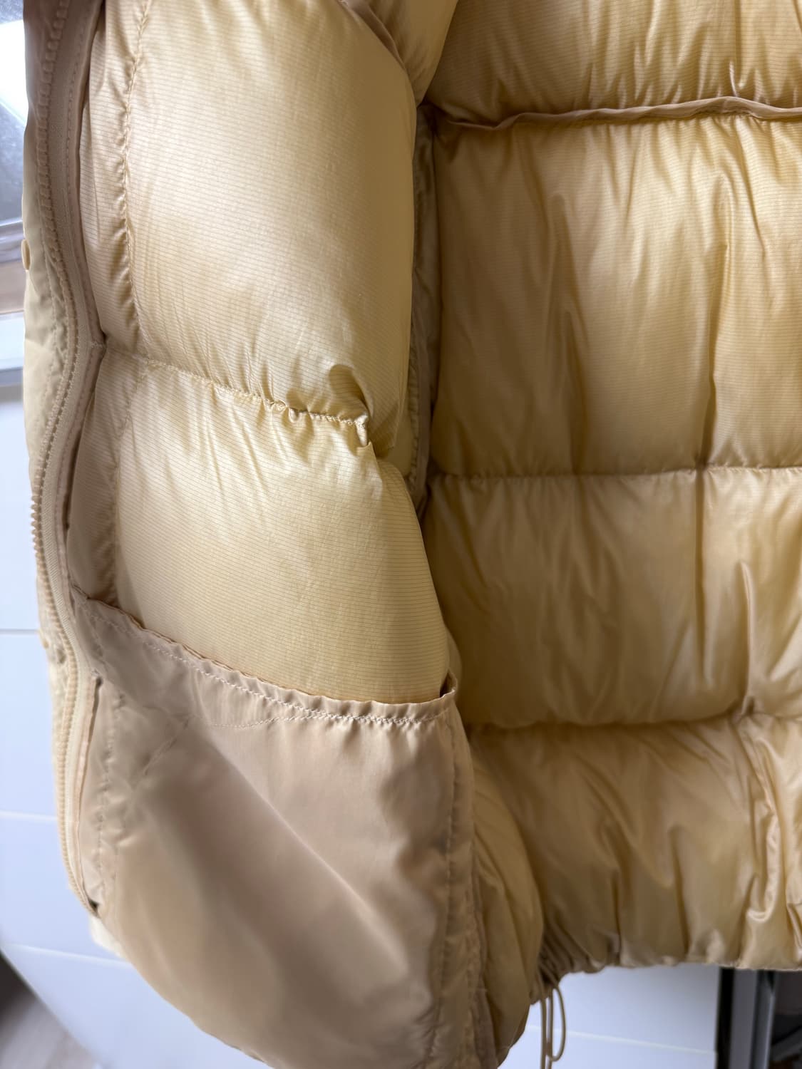 uniqlo 버터 컬러 패딩 상품이미지4