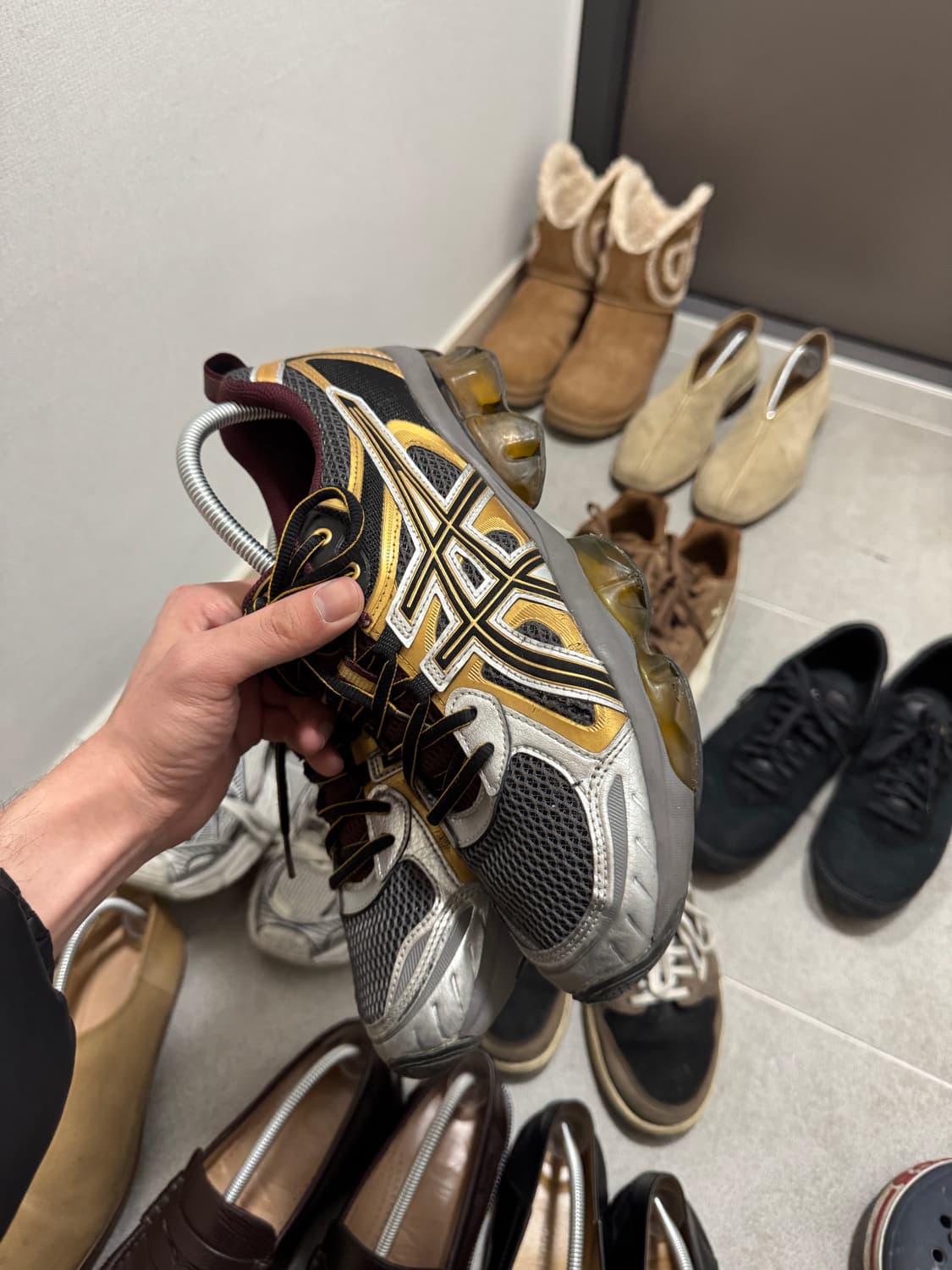 아식스 젤 퀀텀 키네틱 카본 퓨어 골드 상품이미지3