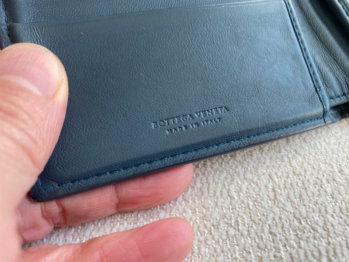 보테가 베네타 위빙 멀티플 반지갑 진네이비 도트패턴 상품이미지3