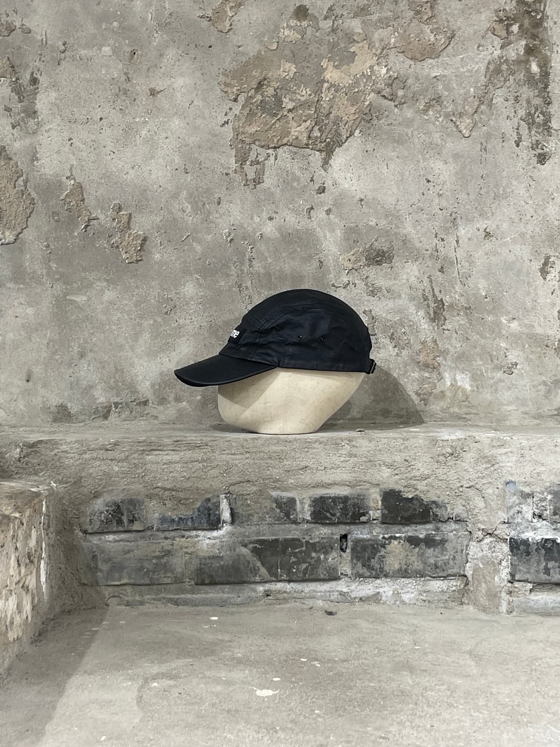 슈프림 21S/S 블랙 레더 캠프캡 상품이미지6