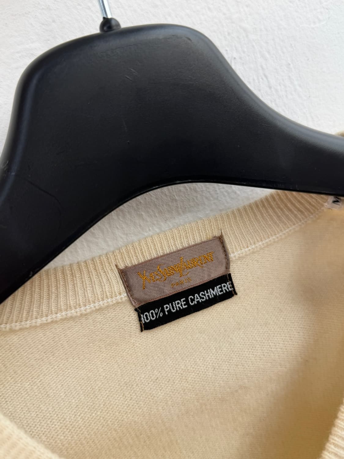 입생로랑 캐시미어 브이넥 니트  상품이미지5