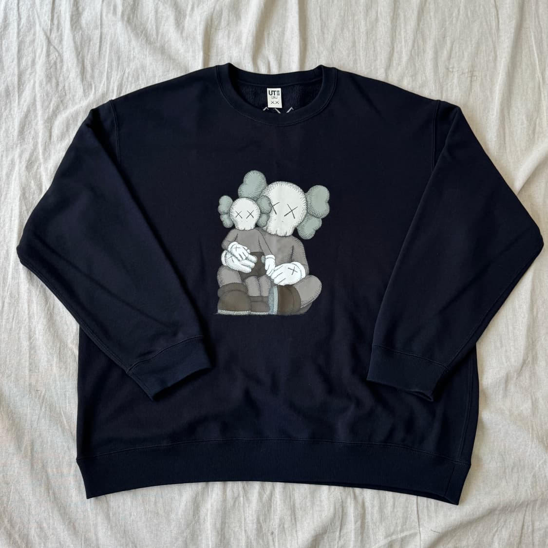 유니클로 카우스 빅로고 맨투맨 3XL 상품이미지1