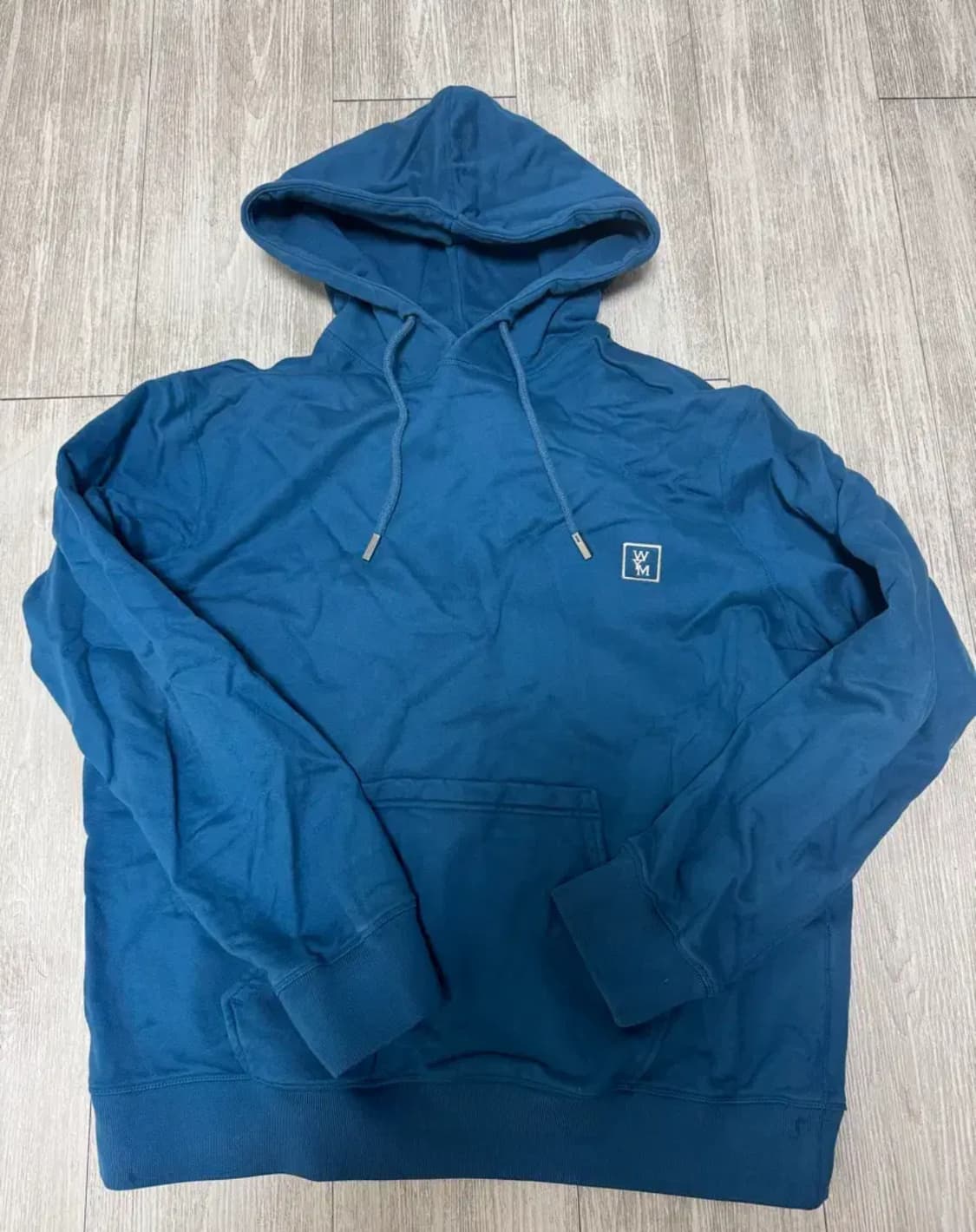 우영미 22fw 백로고 후드티 블루 상품이미지1