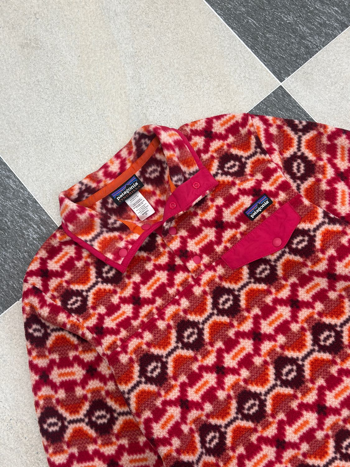 파타고니아 신칠라 레드 패턴 스냅 플리스 상품이미지7
