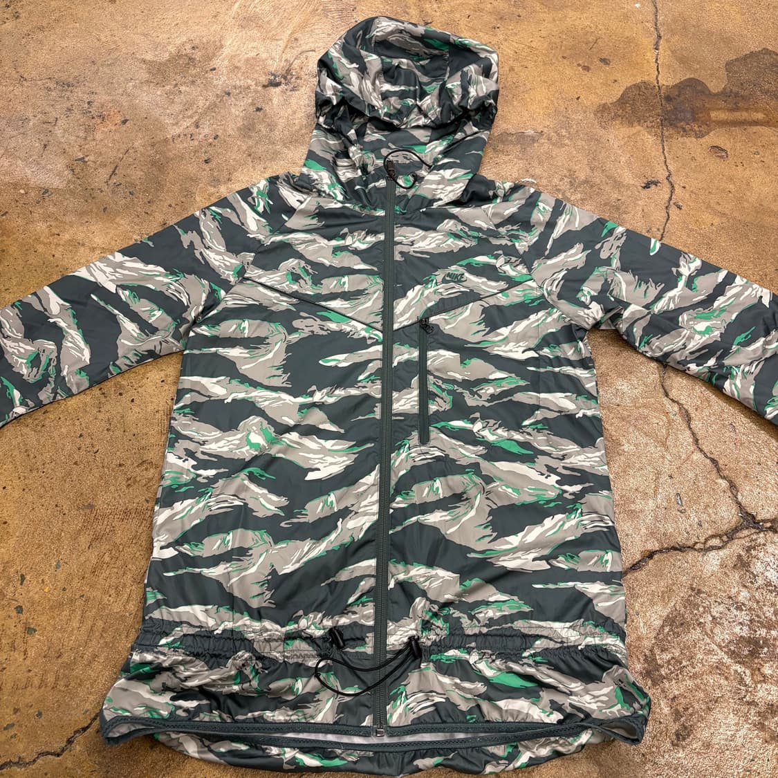 [정품/85,M] 나이키 카모플라쥬 바람막이 후드 자켓 b15 상품이미지3