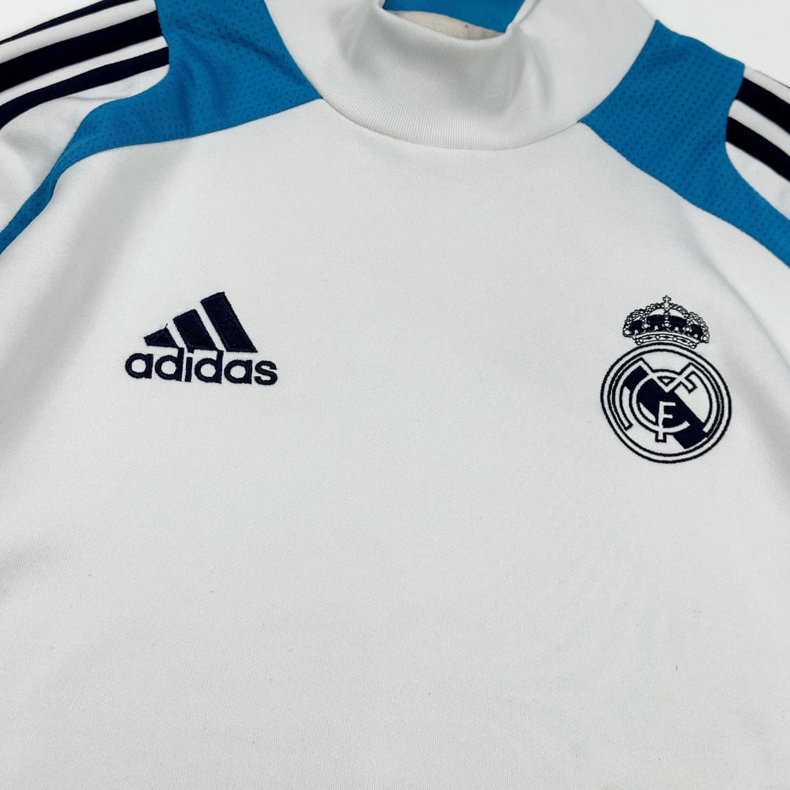 아디다스 레알 마드리드 풋볼 쉘탑 L 상품이미지3