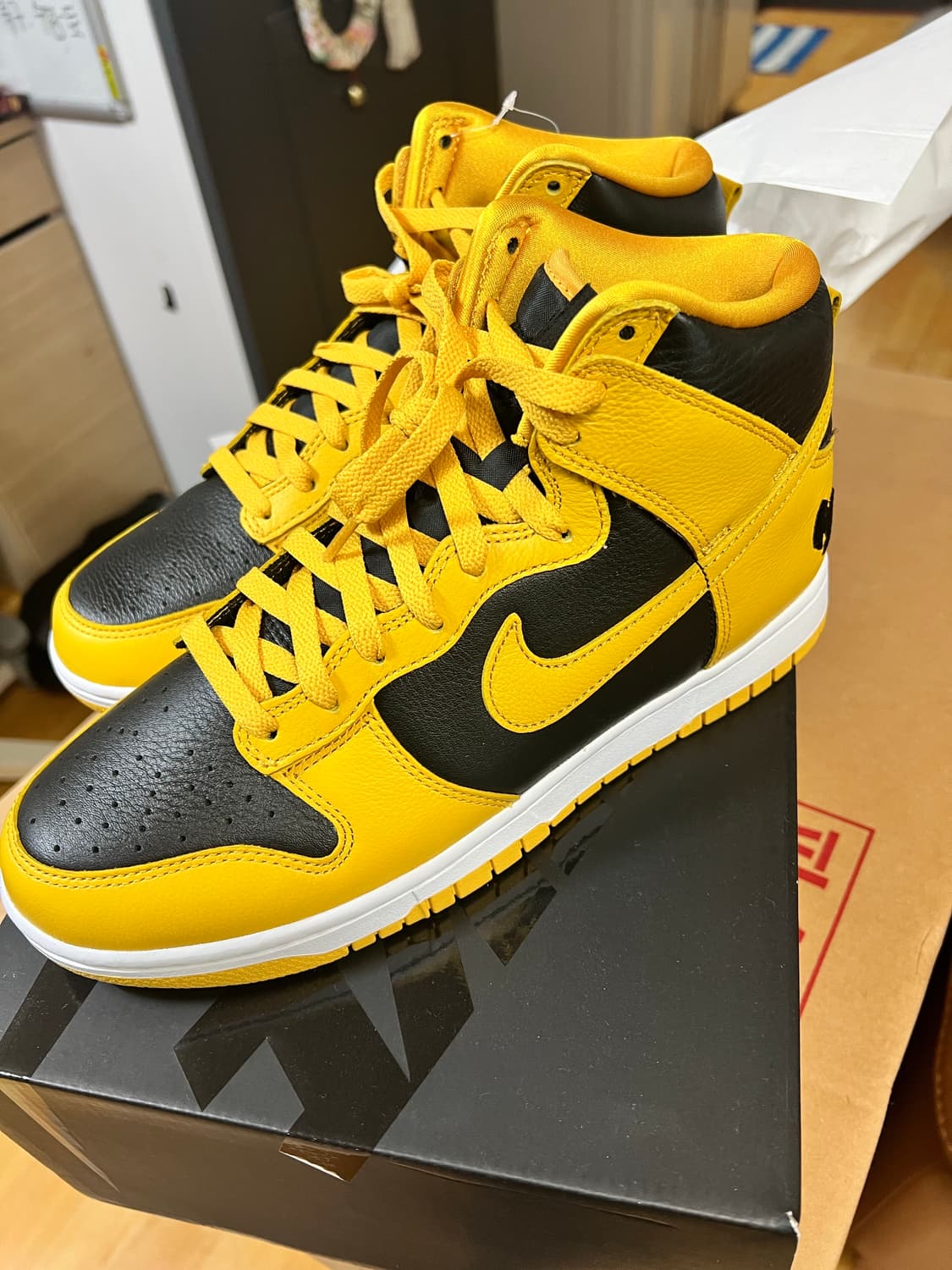 새상품 나이키 덩크 우탱 클랜 하이 블랙 앤 폴른 (사이즈265)팝니다 상품이미지4