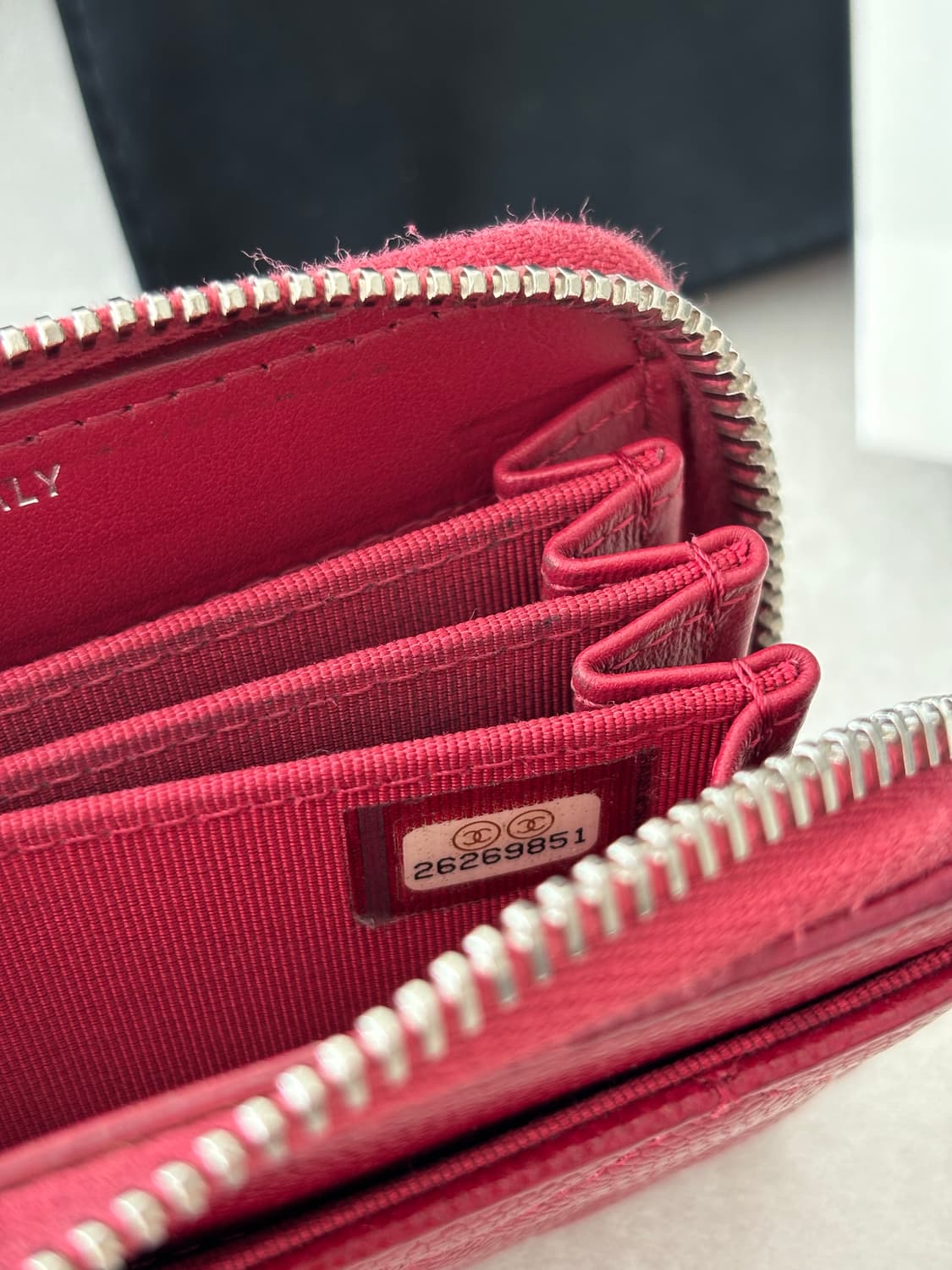 정품 샤넬 반지갑 지퍼돌이 체리 26번대 상품이미지3