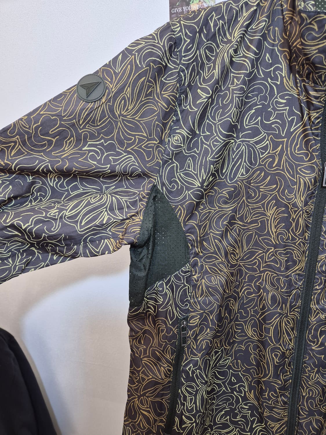 코오롱  멋진 패턴 바람막이 100
사이즈   상품이미지3