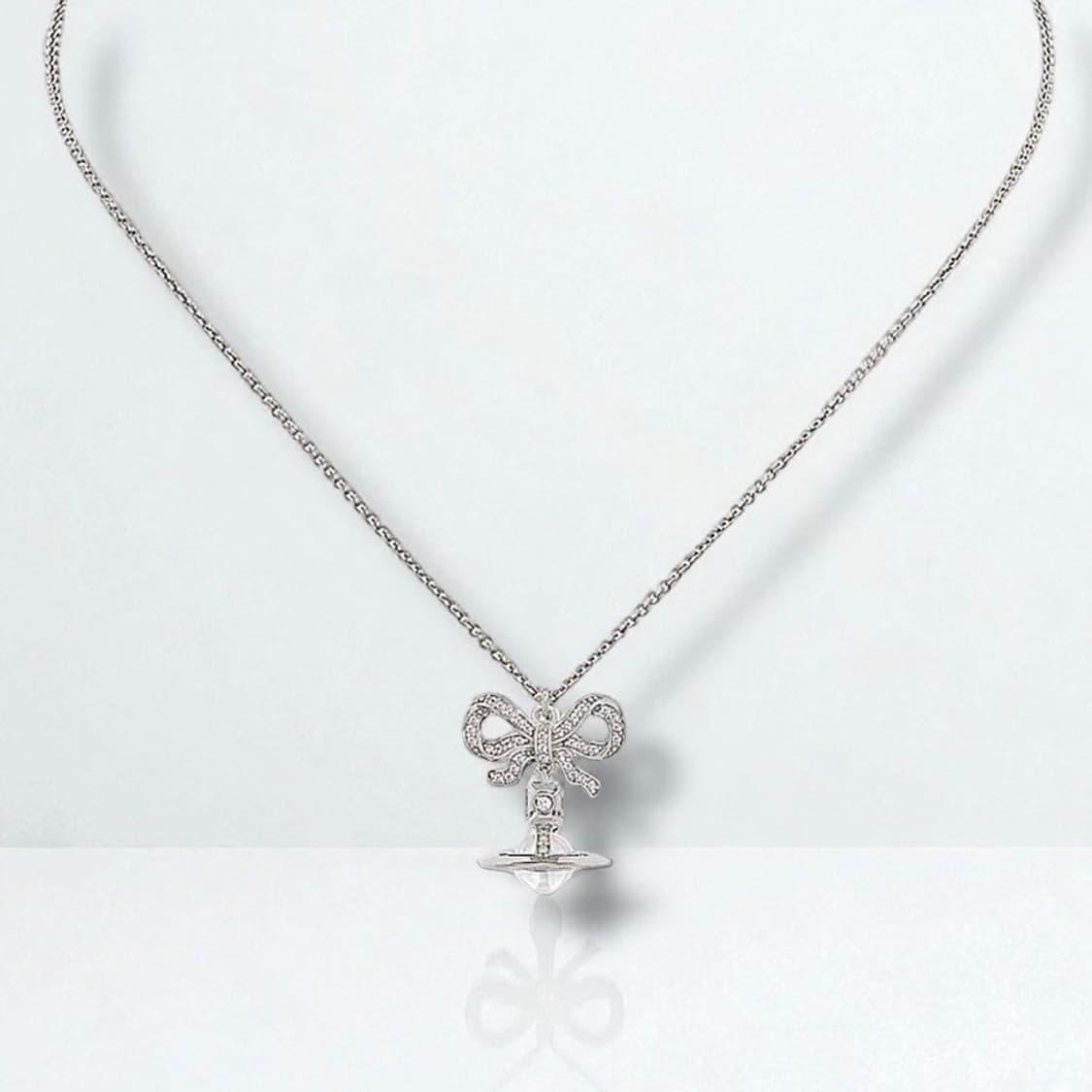 비비안웨스트우드 화이트 크리스탈 리본 3d orb팬던트 목걸이(새상품) 상품이미지2