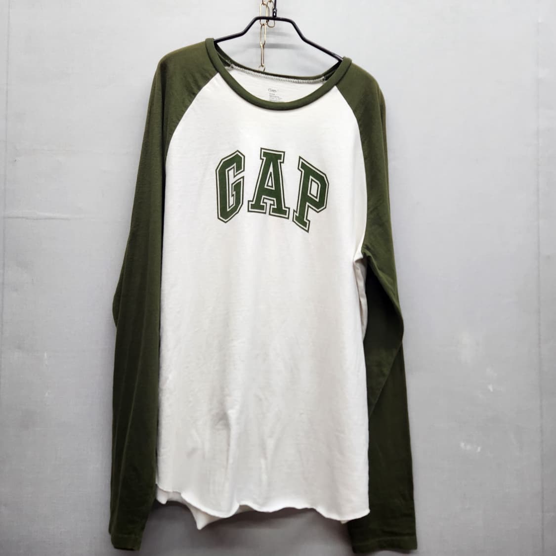 GAP 갭 빅로고 배색 롱슬리브 L 상품이미지1