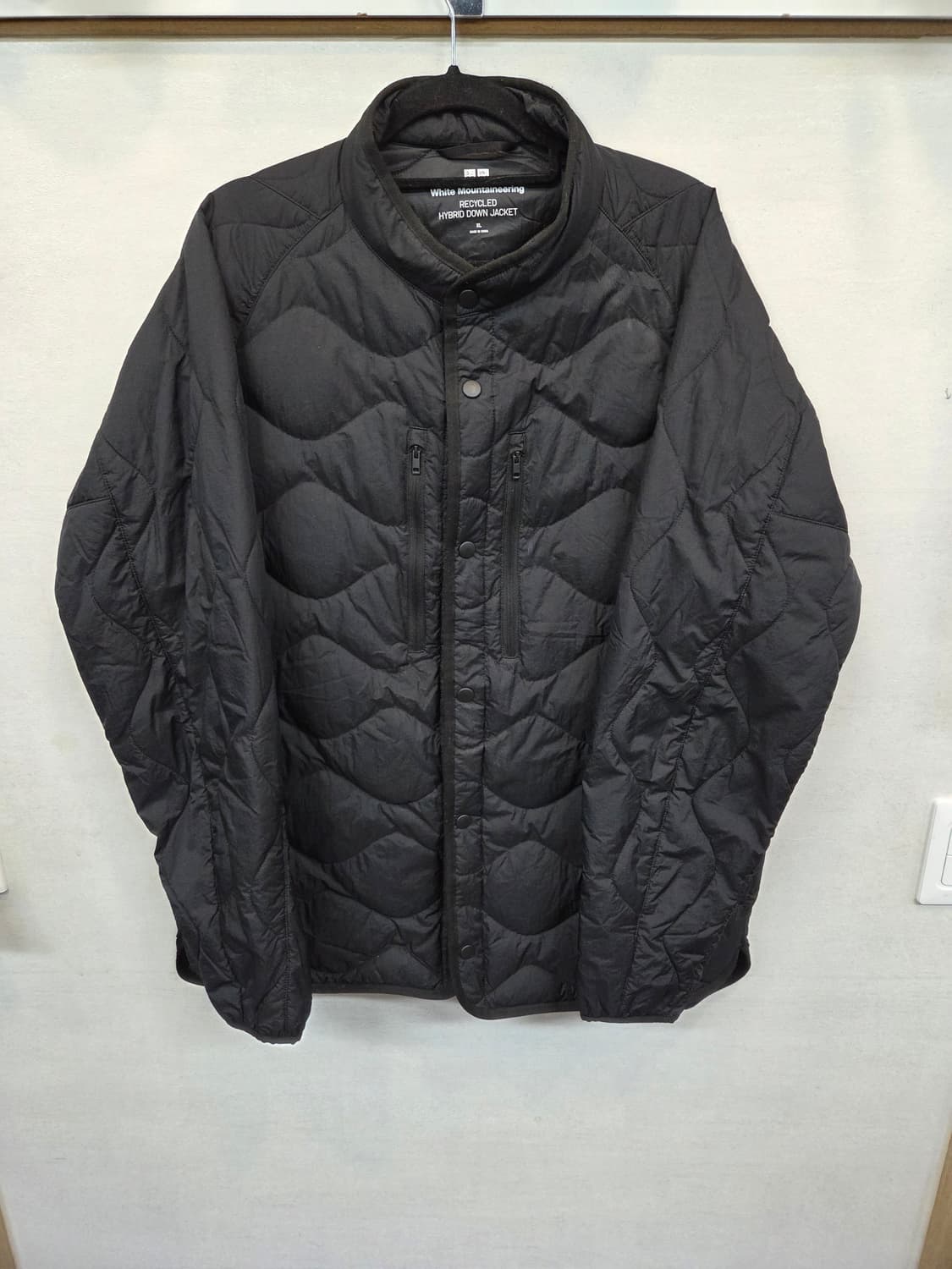 유니클로 화이트마운티니어링 리사이클 하이브리드 다운자켓 xl 상품이미지1