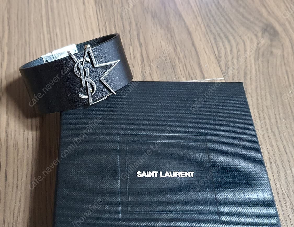 생로랑 스타 모노그램 레더 팔찌 M 상품이미지2