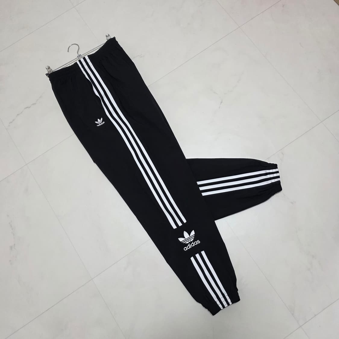 M 아디다스 락업 트랙팬츠 조거팬츠 검흰 상품이미지1