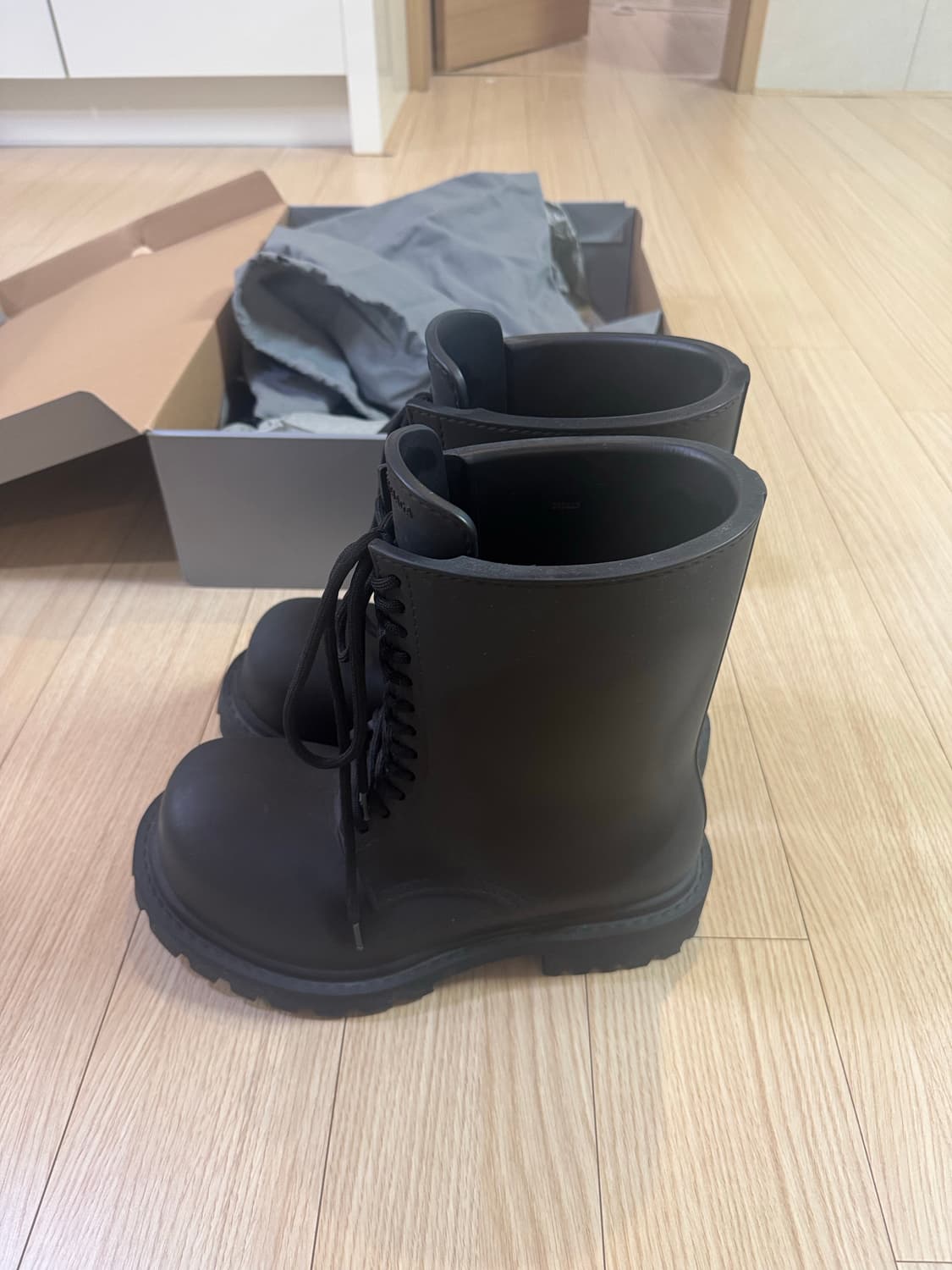 발렌시아가 스테로이드 부츠 42 상품이미지2