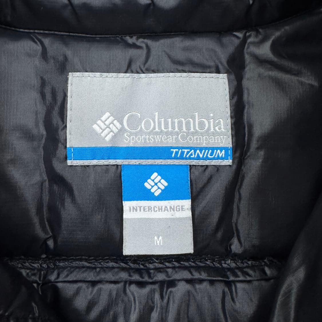 컬럼비아 고프코어 애벌레 퍼텍스 경량패딩 블랙 상품이미지8